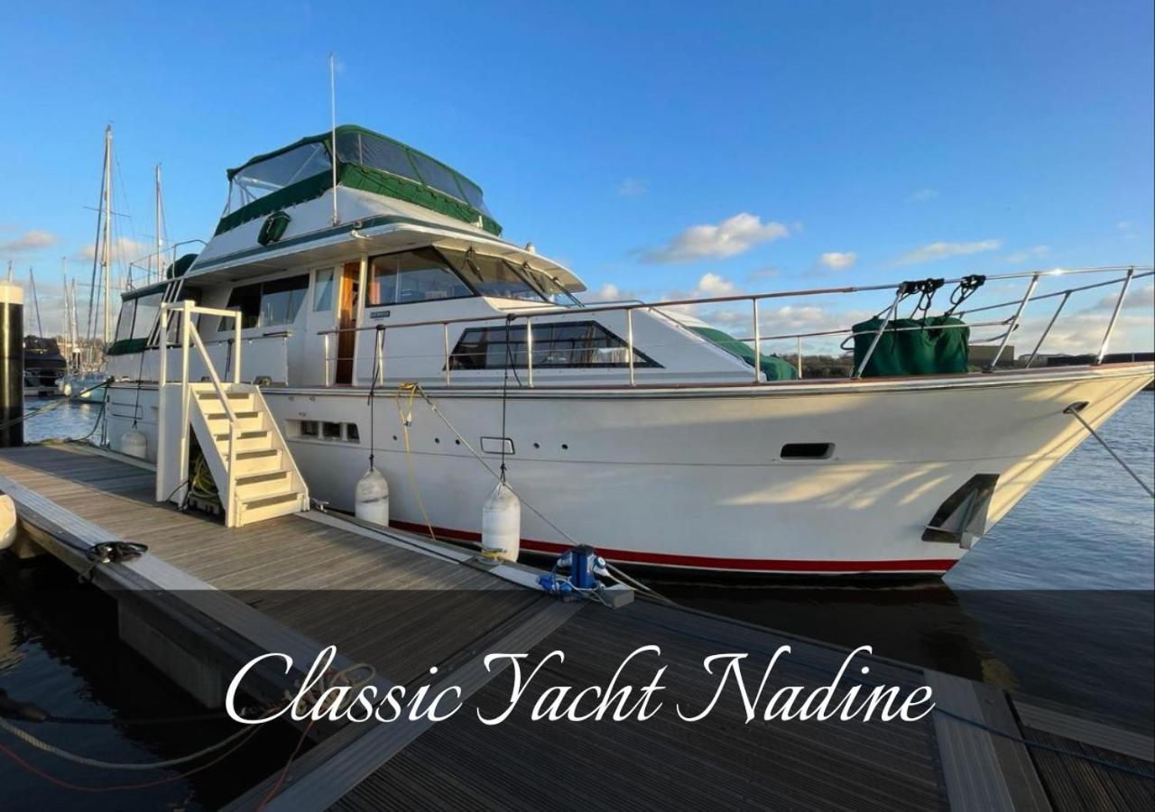 Classic Yacht Nadine In Poole Harbour, Dorset, With A Hot Tub Jacuzzi Exterior photo